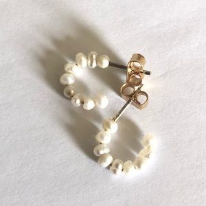 Madewell Freshwater Pearl Huggie Hoop Earrings (pair)